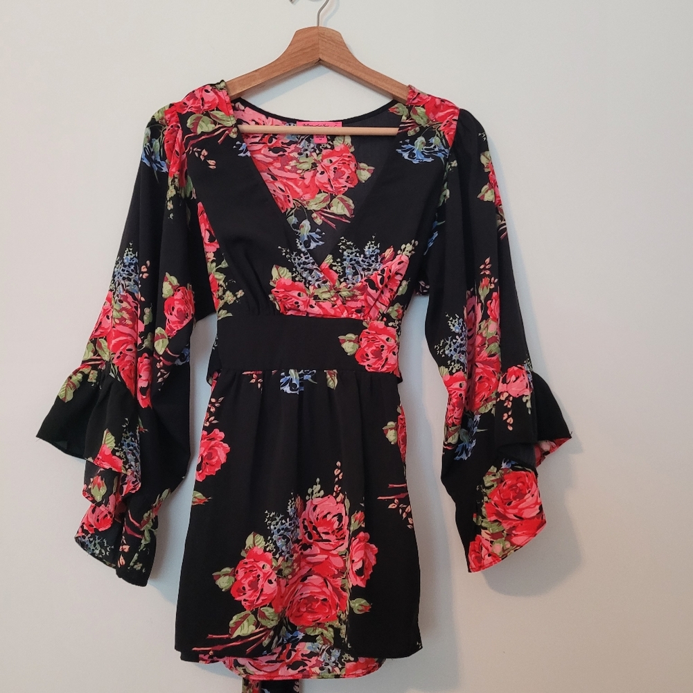 Betsey Johnson Top Floral Black Pink Flutter Babydoll Feminine Sleeves Medium
